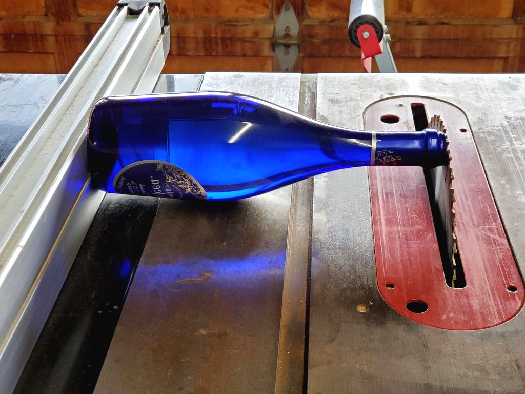 Лампа из винных бутылок - фото 3