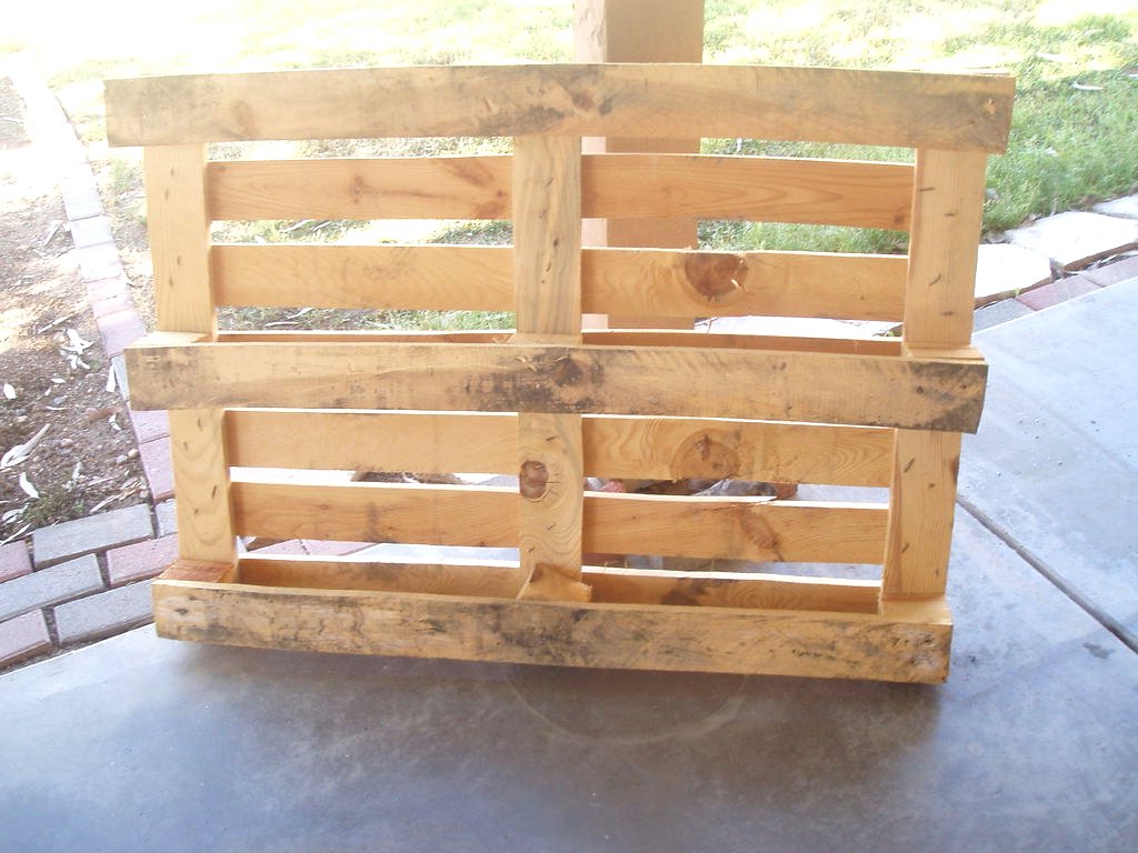 Простая скамья из поддона - фото 2