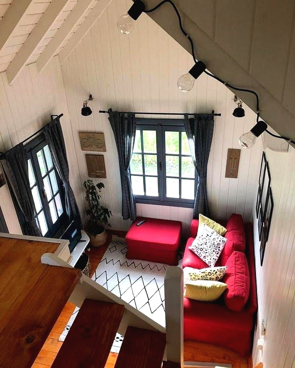 Интересный летний домик для дачи из дерева - фото 3