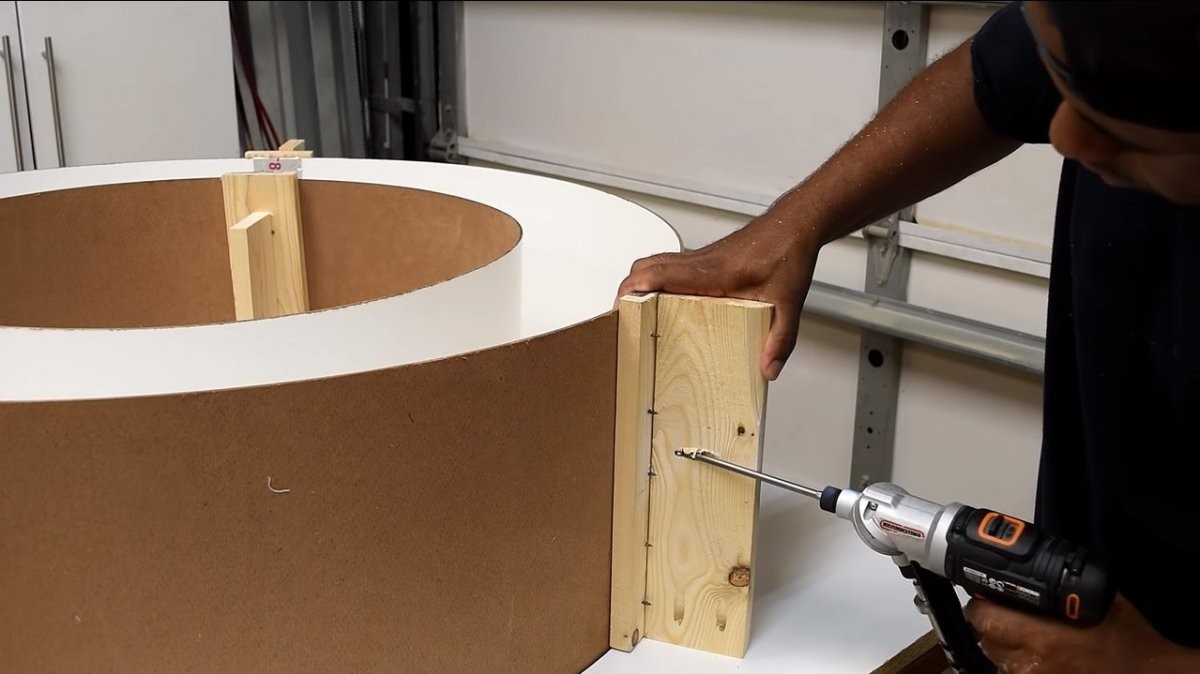 Уличный очаг из барабана стиральной машины и бетона - фото 12