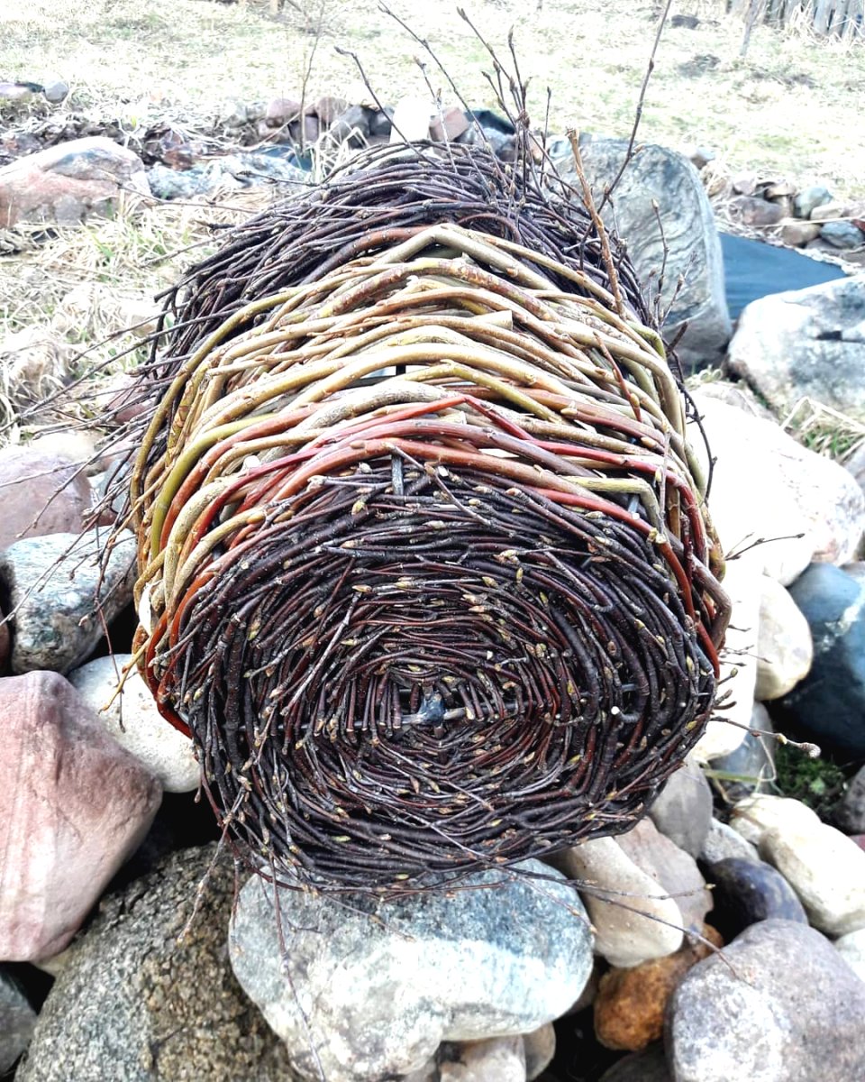 Необычное кашпо из веток - фото 2