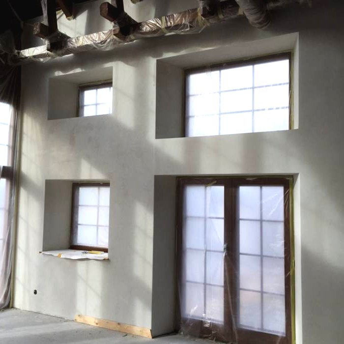 Необычный дом с видом на озеро - фото 25