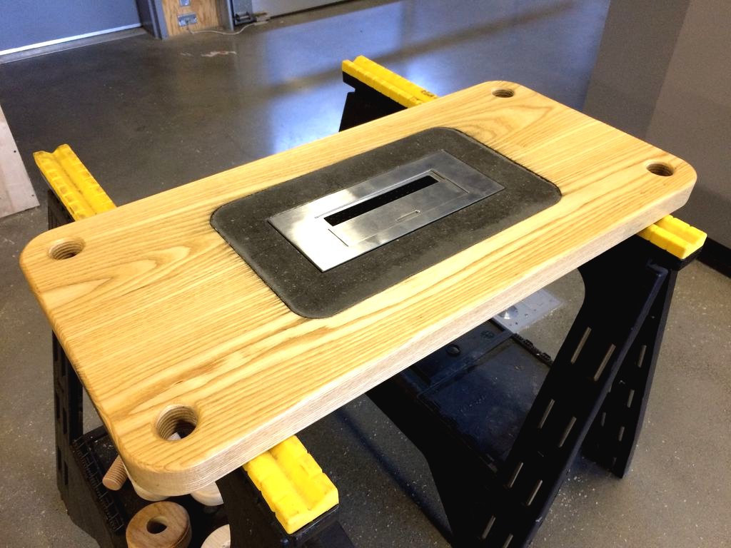 Столик с небольшим очагом в центре - фото 14