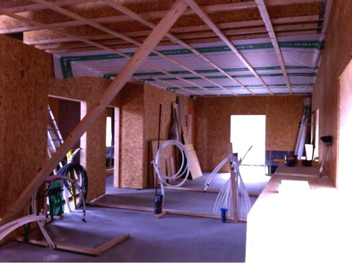 Необычный дом с видом на озеро - фото 13