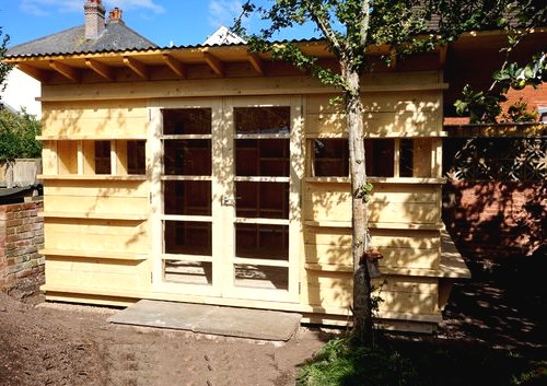 Оригинальная беседка из дерева - фото 2