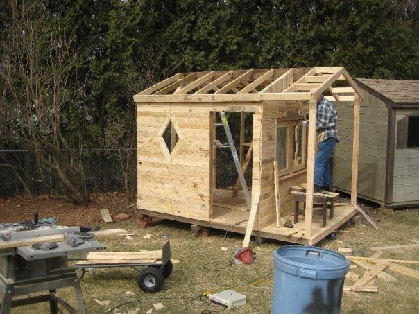 Игровой домик для детей из поддонов - фото 26