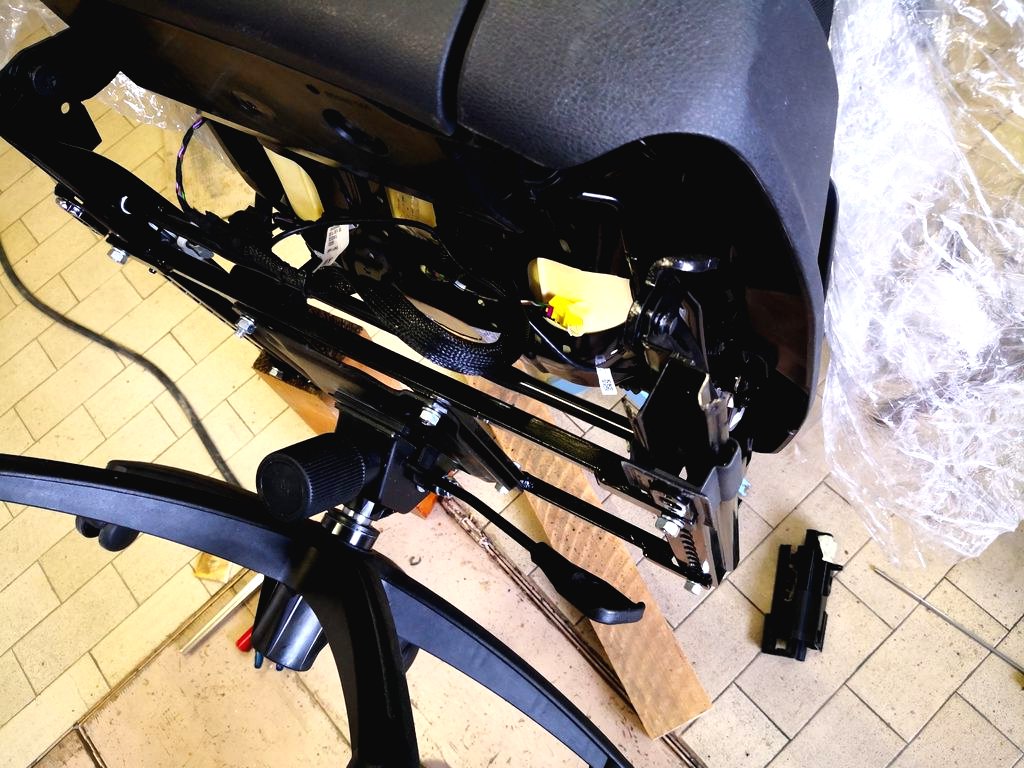 Превратите автокресло в самый крутой офисный стул - фото 20