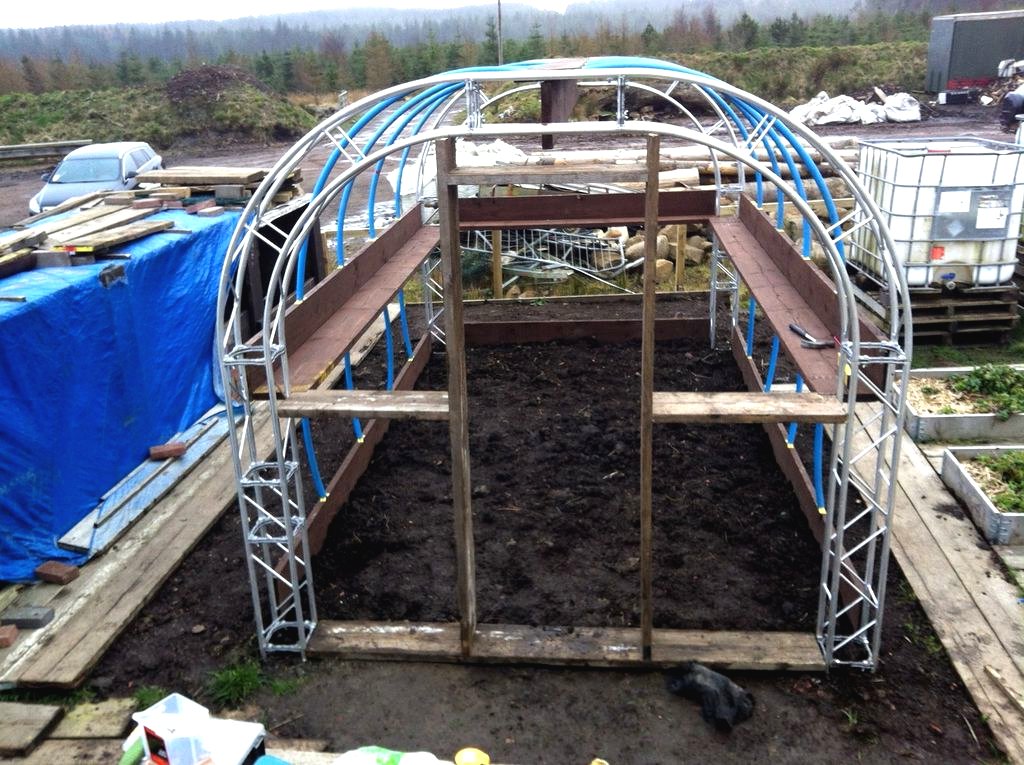 Оригинальный парник из алюминиевых стоек - фото 10