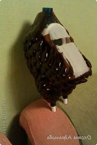 Филин из пластиковых бутылок - фото 12