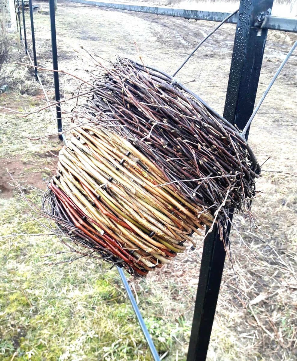 Необычное кашпо из веток - фото 3