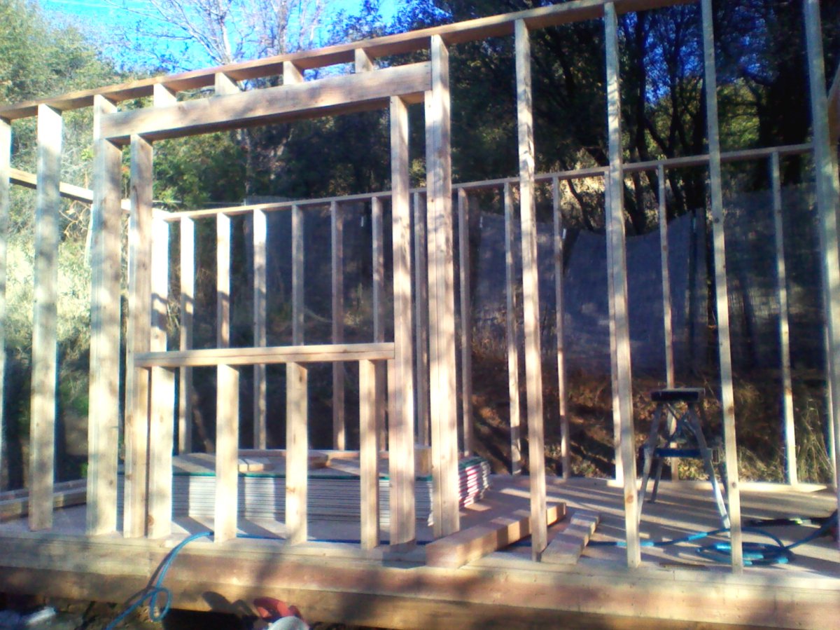 Небольшой каркасный дом для дачного участка - фото 12