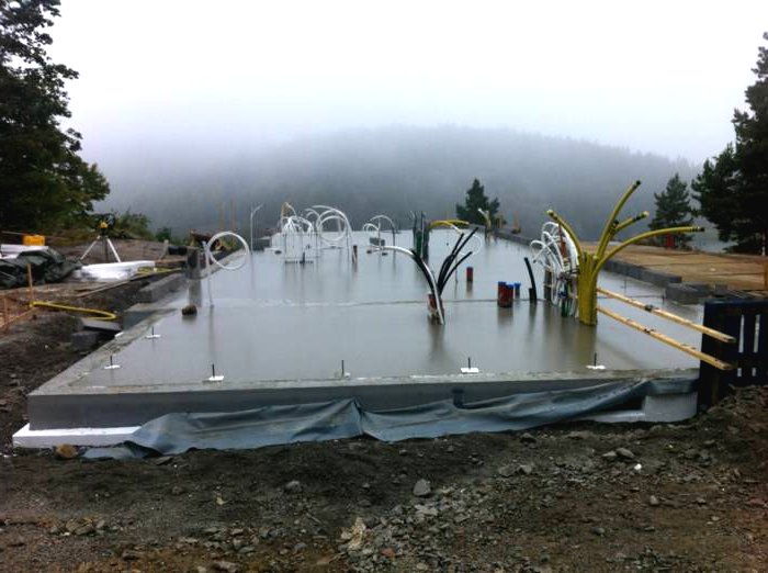 Необычный дом с видом на озеро - фото 7