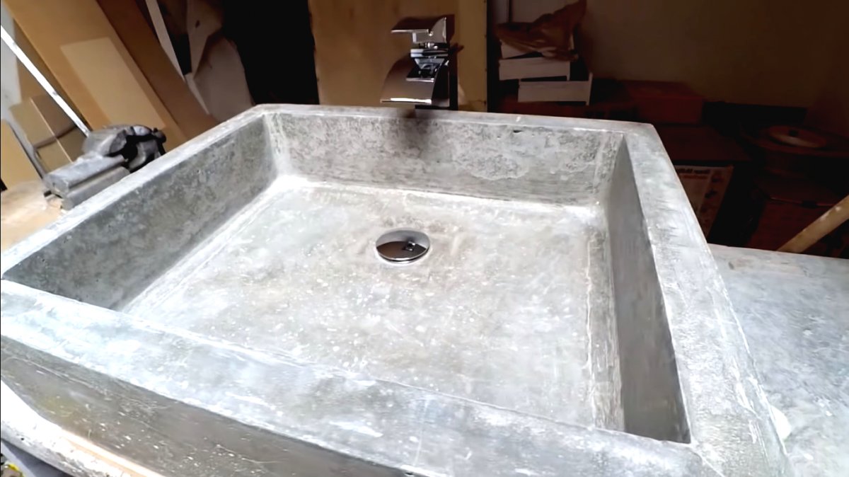 Необычная раковина из цемента - фото 2