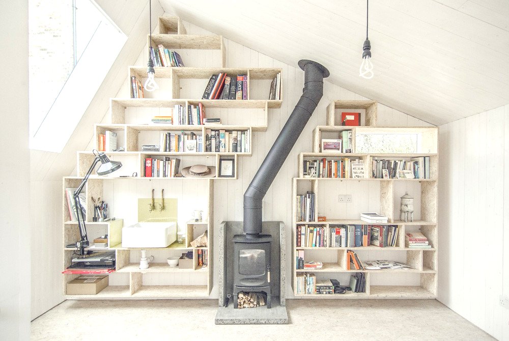 Небольшой домик из дерева для дачи - фото 9