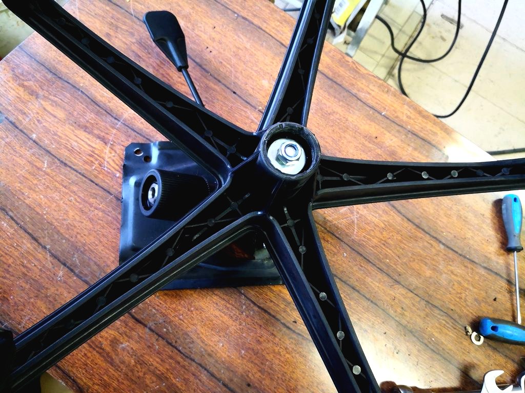 Превратите автокресло в самый крутой офисный стул - фото 11