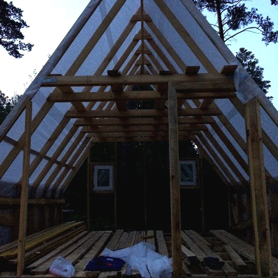 Небольшой домик в лесу 4х4 метра - фото 5