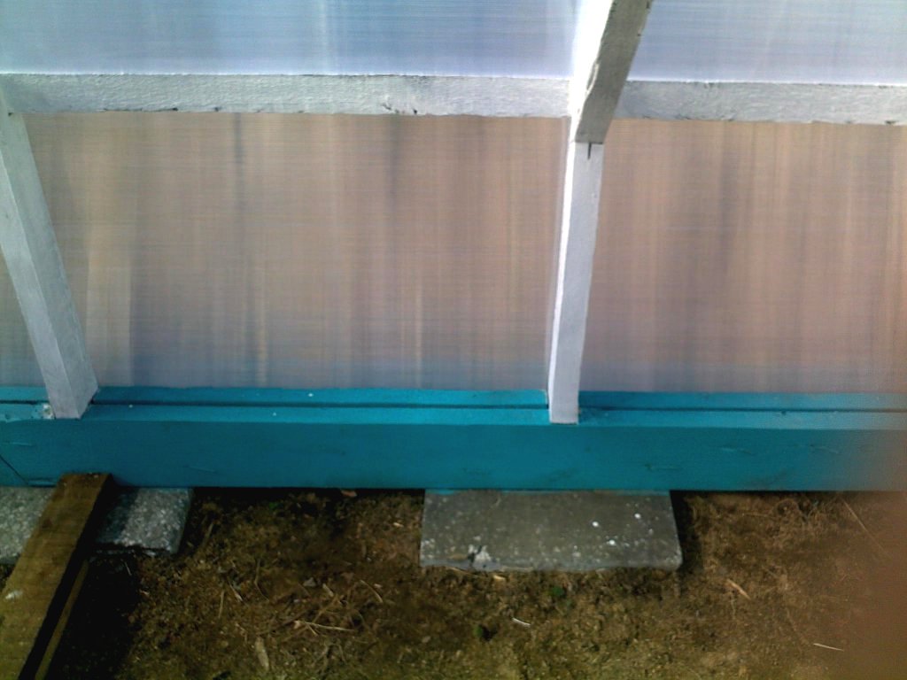 Интересная теплица из поликарбоната - фото 14