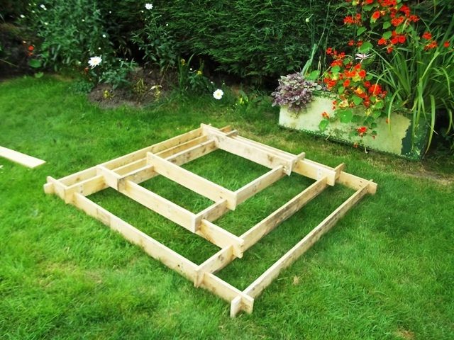 Клумба в форме пирамиды - фото 6