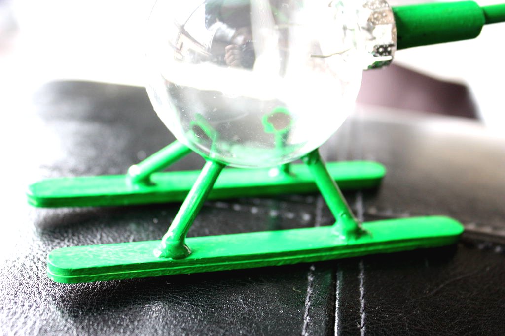 Маленький вертолет на новогоднюю елку - фото 2