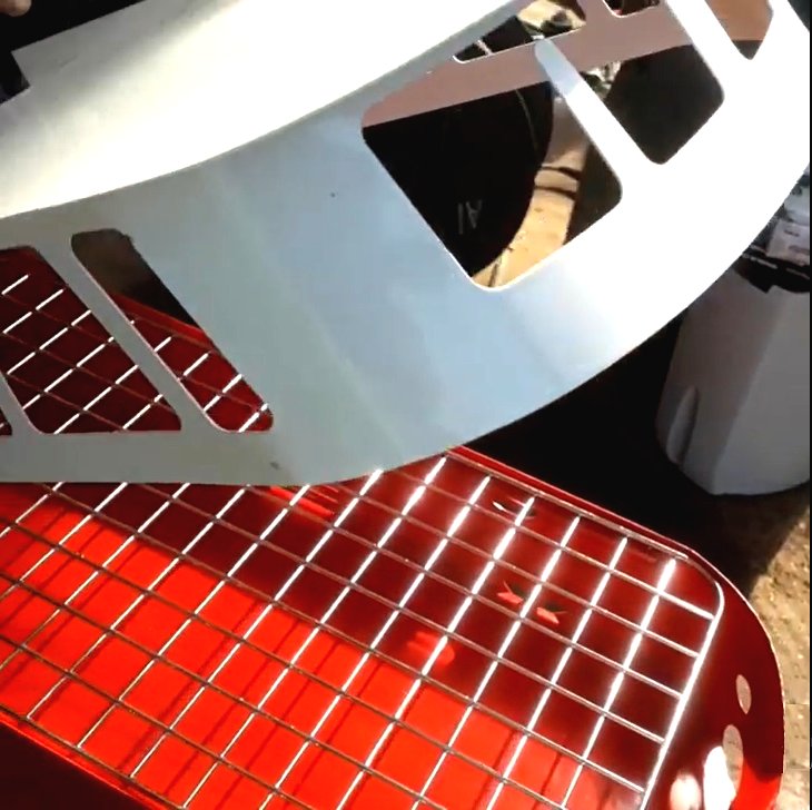 Нереальный металлический мангал - фото 3