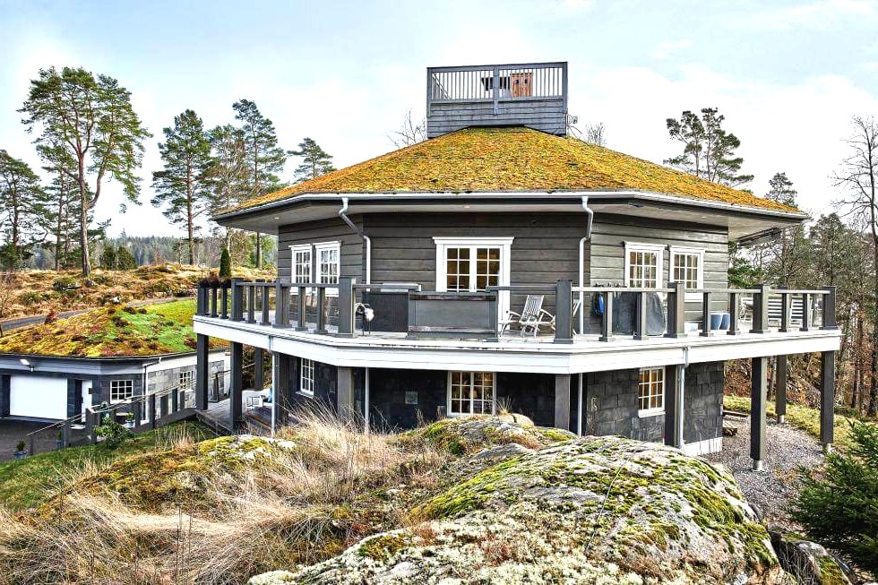 Необычный восьмиугольный бревенчатый дом - фото 2