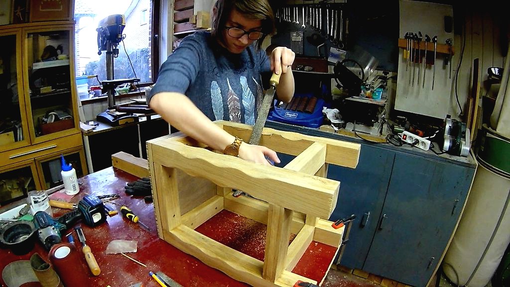 Табурет из скейтбордов - фото 3