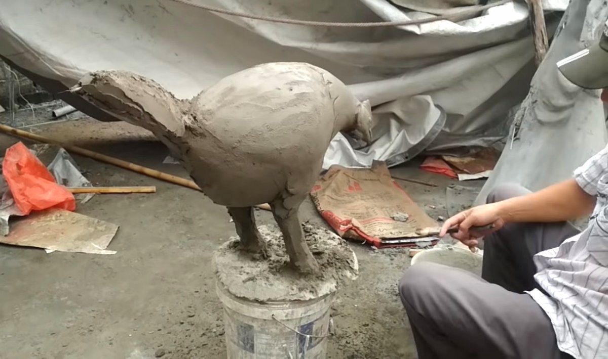 Необычая курочка из цемента - фото 13