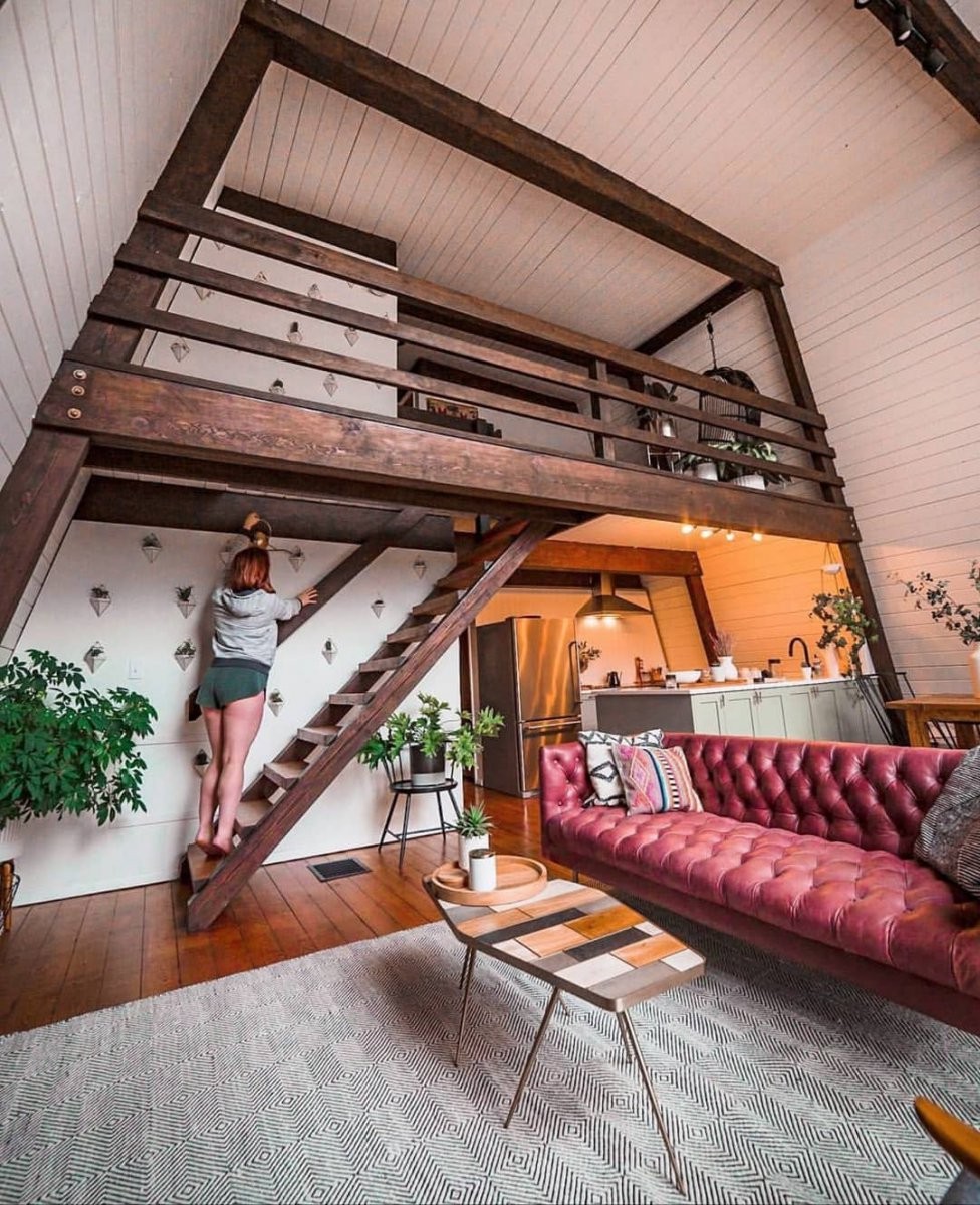 Двухэтажный дом с большими окнами - фото 6