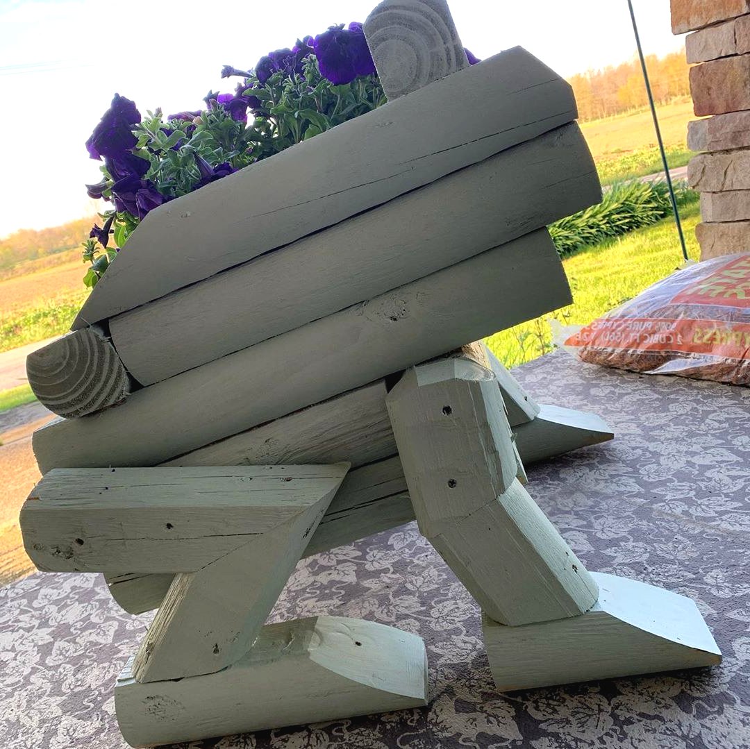 Необычные клумбы своими руками - фото 7