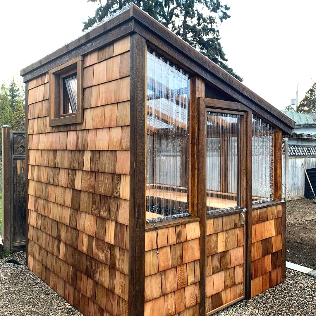 Как собрать небольшой парник из дерева - фото 12