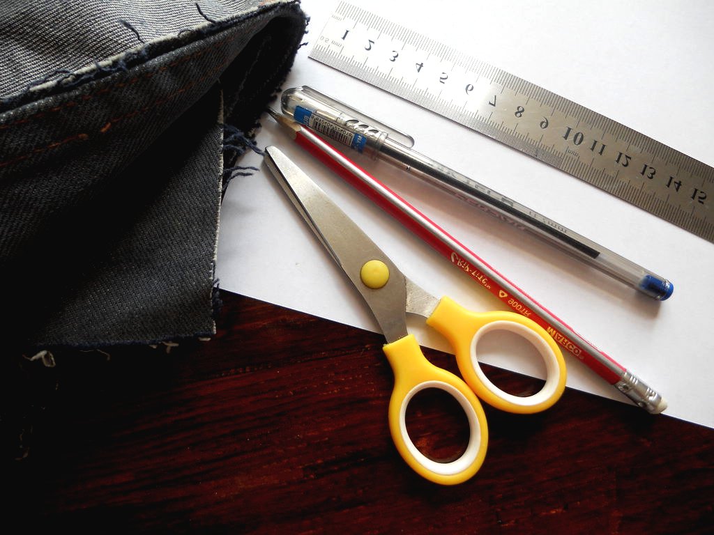 Клумба из цемента в форме лилии - фото 2