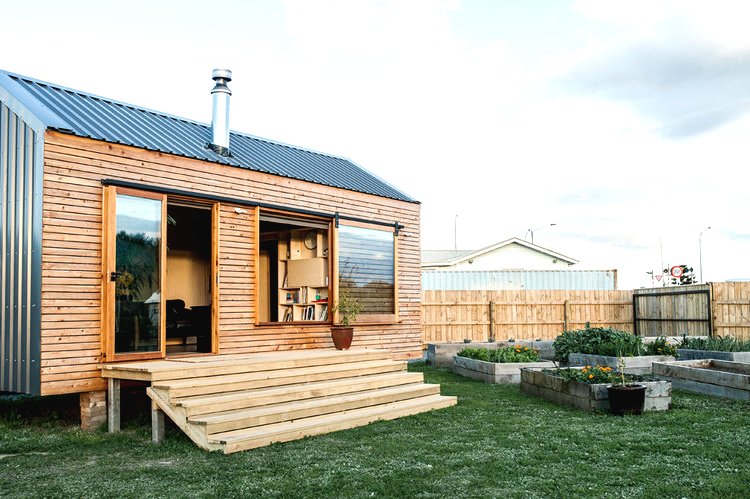 Летний домик для дачи из дерева - фото 8