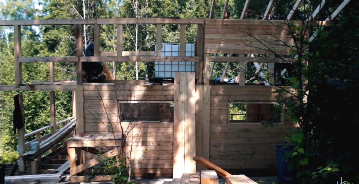 Оригинальная баня из бруса - фото 15