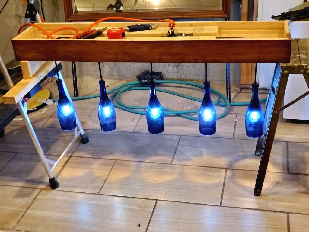 Лампа из винных бутылок - фото 18