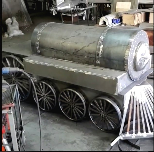 Мангал в виде паровоза - фото 12