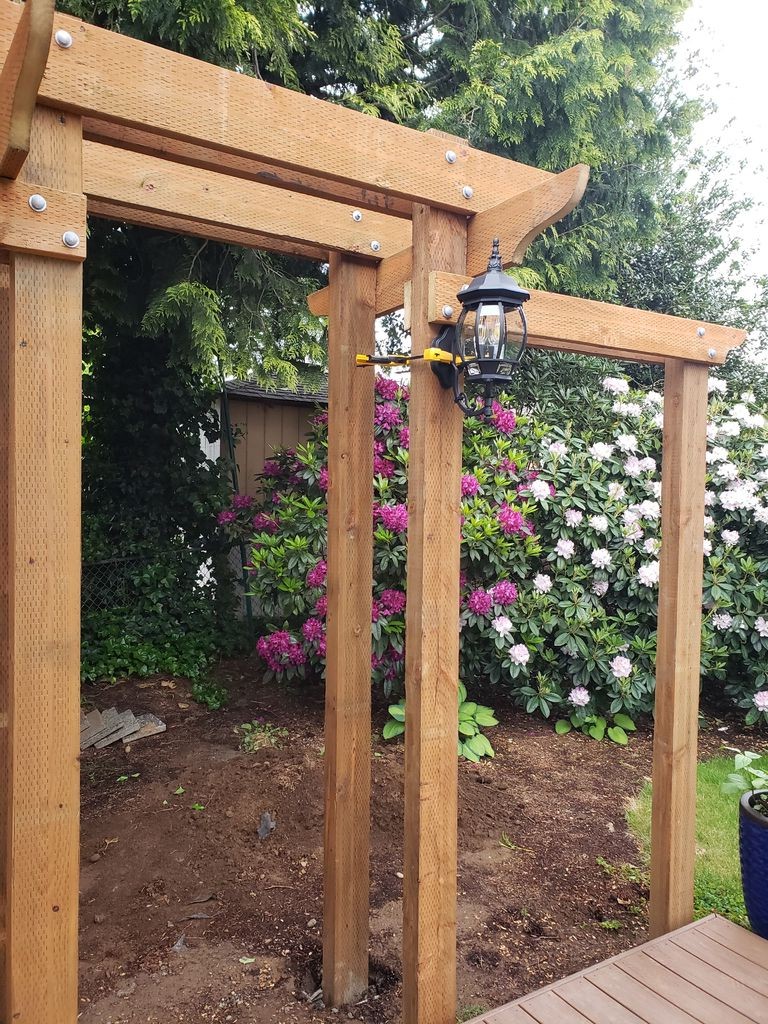 Арка из дерева с двойными качелями - фото 38