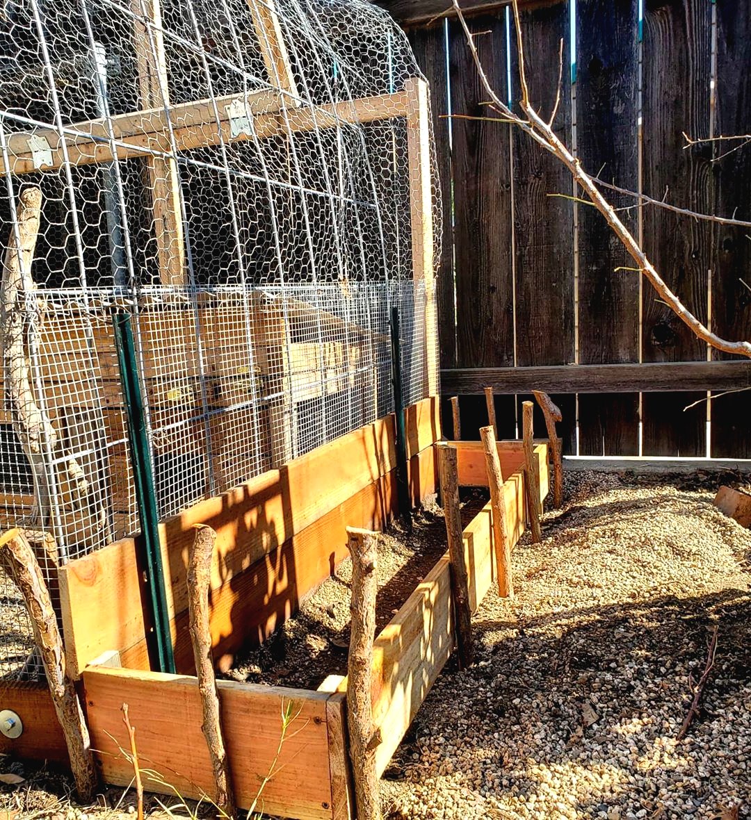 Грядка из подручных материалов - фото 3