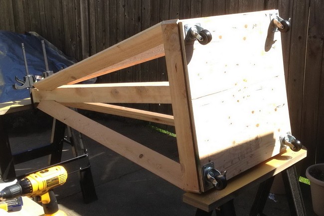 Вертикальная грядка в форме пирамиды для сада - фото 3