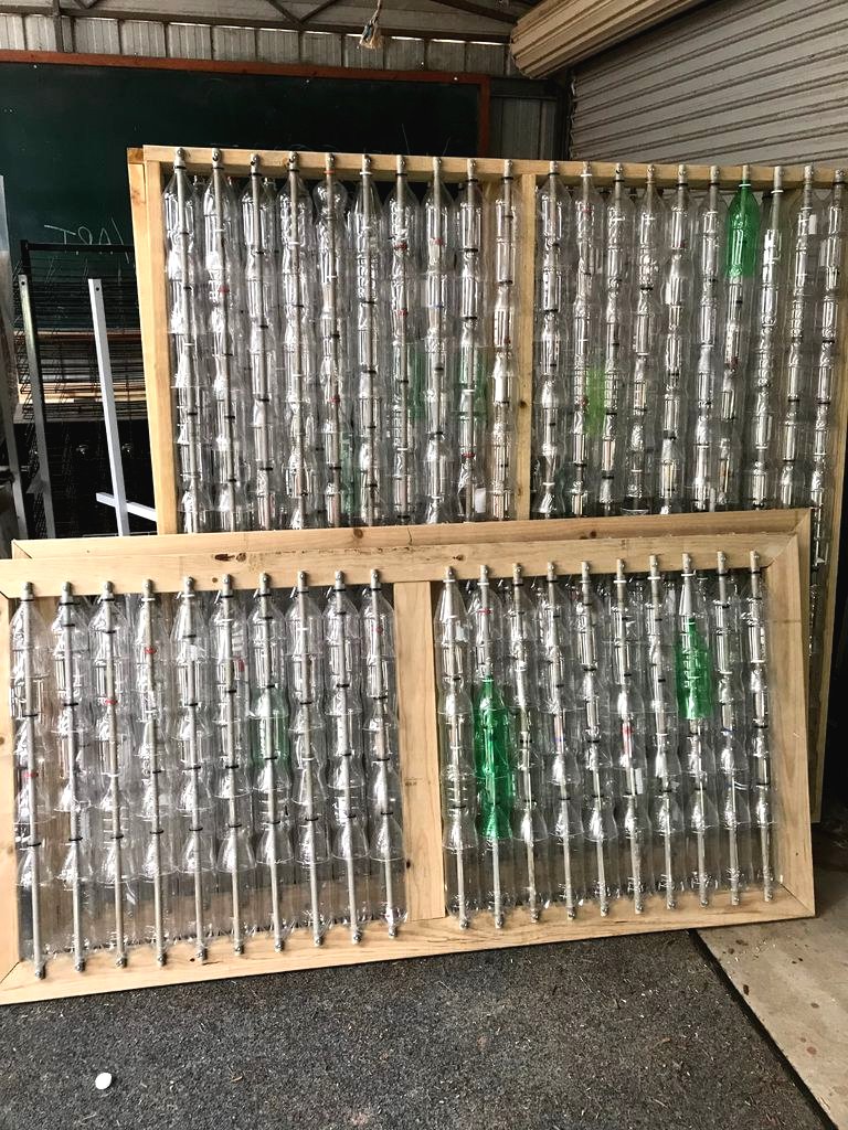 Теплица из пластиковых бутылок - фото 16