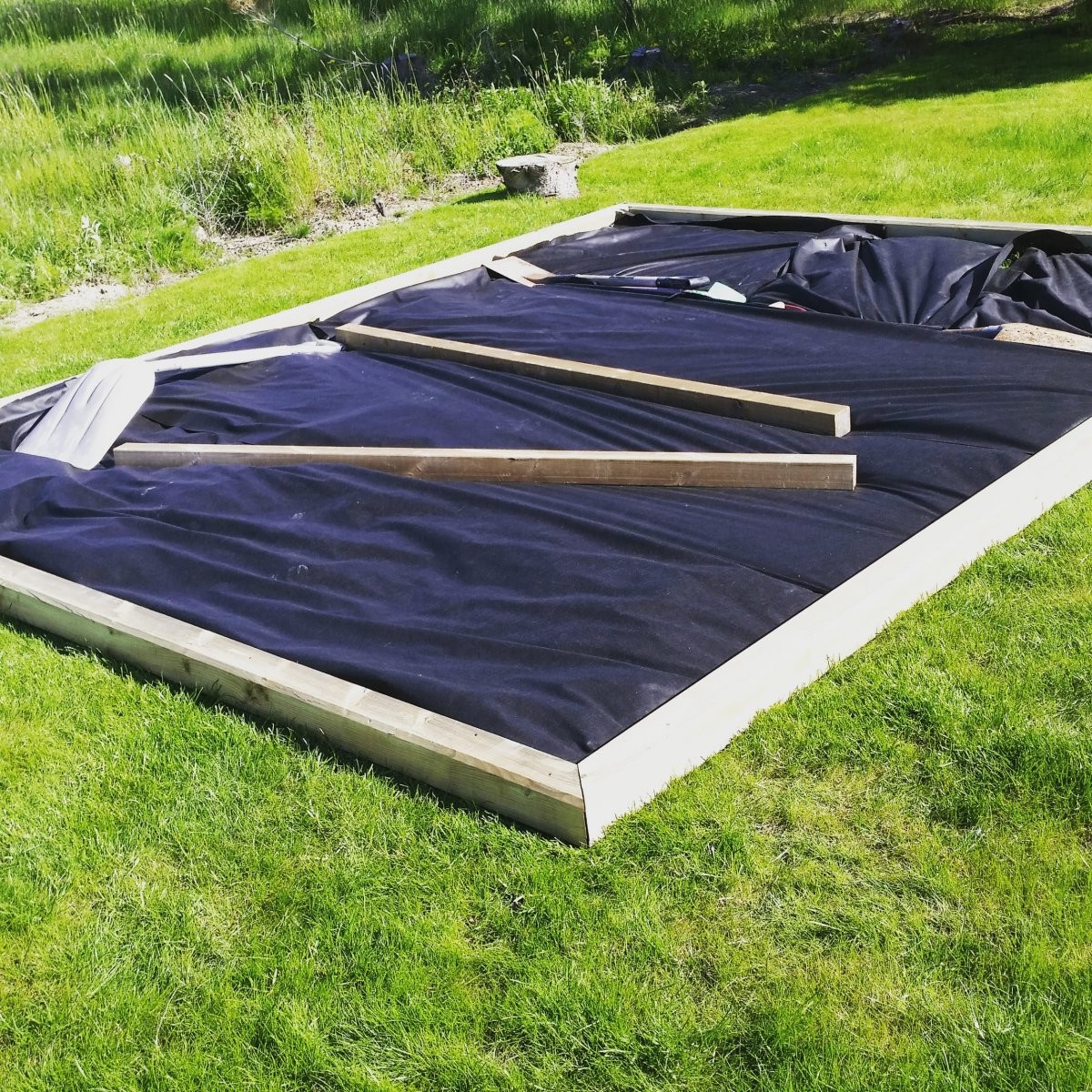 Грядка из поддонов - фото 3