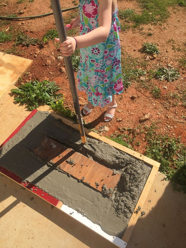 Оригинальный стол с камином в центре - фото 4