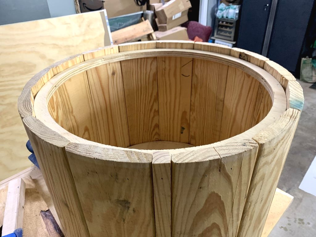 Что можно сделать из кабельной катушки своими руками? - фото 9