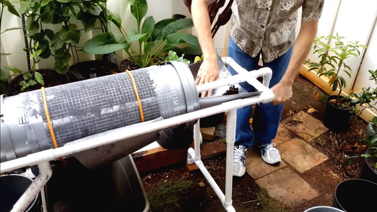 Как просеять землю от сорняков? - фото 14