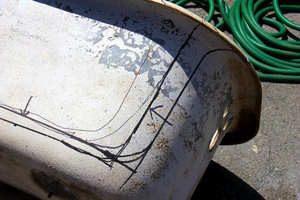 Оригинальная кушетка из старой ванны - фото 10