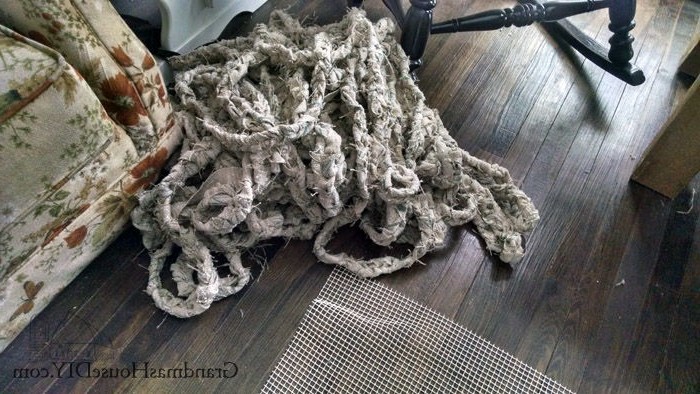 Плетеный коврик из ткани - фото 4