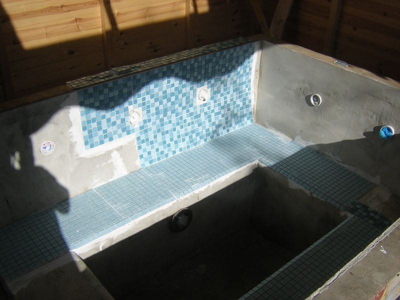 Оригинальное джакузи под навесом - фото 28