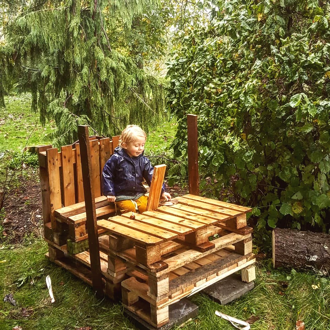 Какой может быть детская площадка на даче? - фото 2