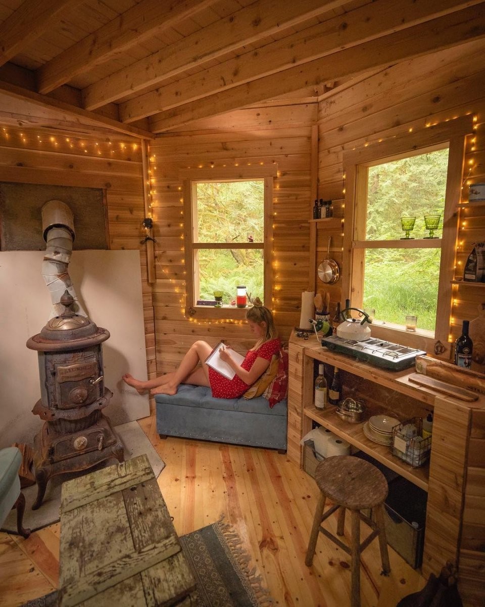 Дом с необычной крышей - фото 20