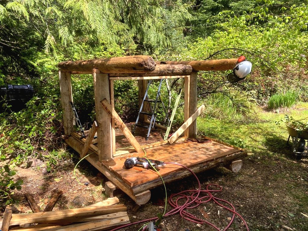 Строим детский домик из дерева на даче - фото 5