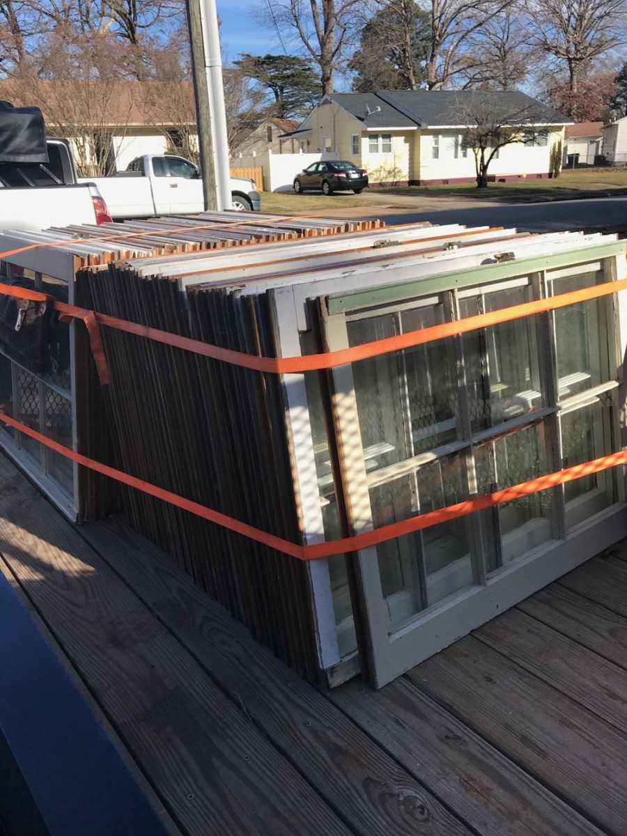 Удивительная оранжерея из старых окон - фото 16